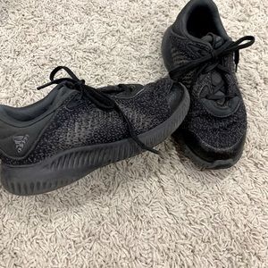 Adidas toddler 10 shoes. In very good condition. Some wear on inside back.